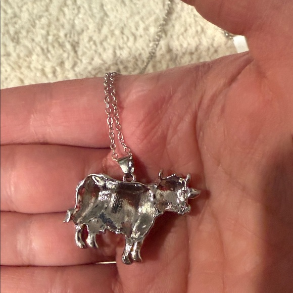 Silver black cow Pendant Necklace - Picture 3 of 3